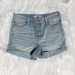 🔥MOVING SALE📦 🆕Hollister High Rise Jean Shorts